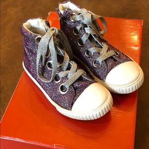 A line shimmer high top girls sneakers size 25/8.5